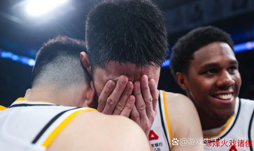 周琦21+17胡金秋伤退 广东力克广厦大比分2-0