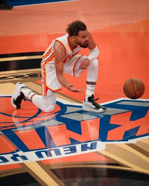 尊龙凯时官网 特雷杨22+11杰约21+15 老鹰力克尼克斯晋级4强