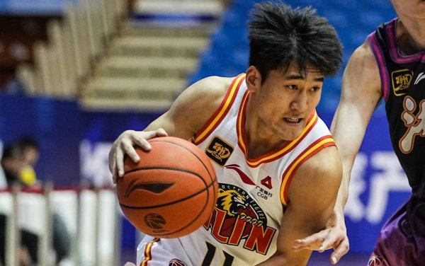 尊龙凯时 琼斯爆砍44+10+13姜伟泽24分 吉林胜肯帝亚